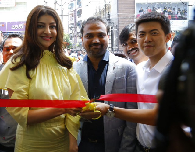 Kajal Agarwal Launches HAPPI MOBILES 57th Store